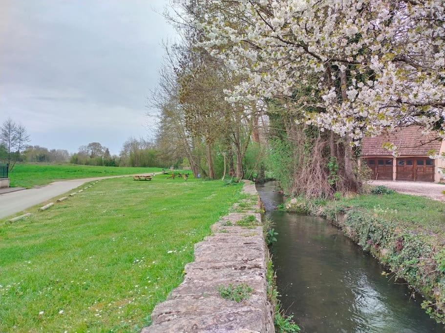 Gite La Vie Au Vert Spacieux Et Autonome Malay-le-Grand Kültér fotó